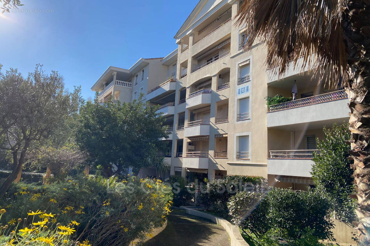 Appartement à HYERES