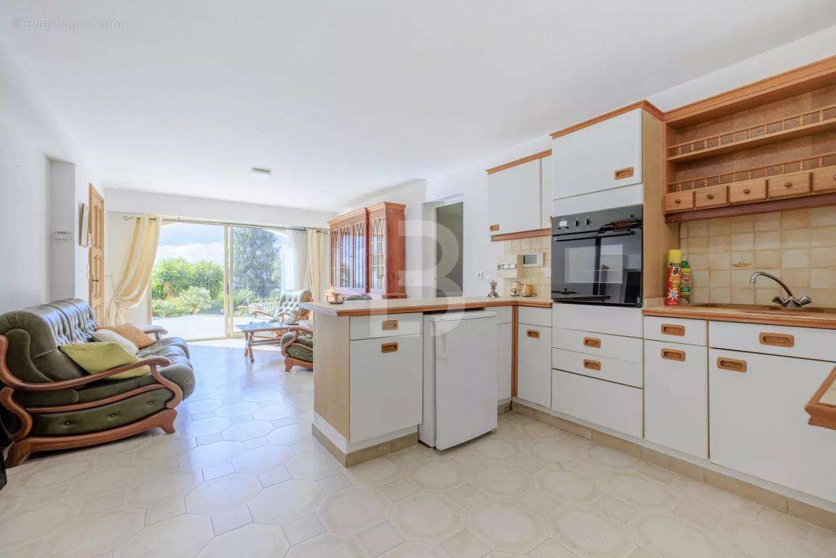 Maison à VALLAURIS