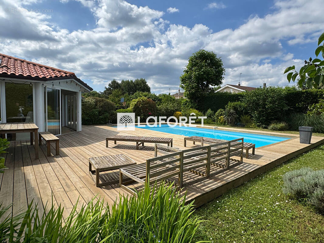 Maison à BLANQUEFORT