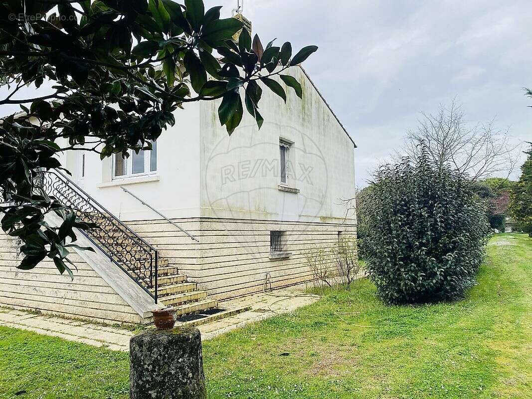 Maison à MARENNES