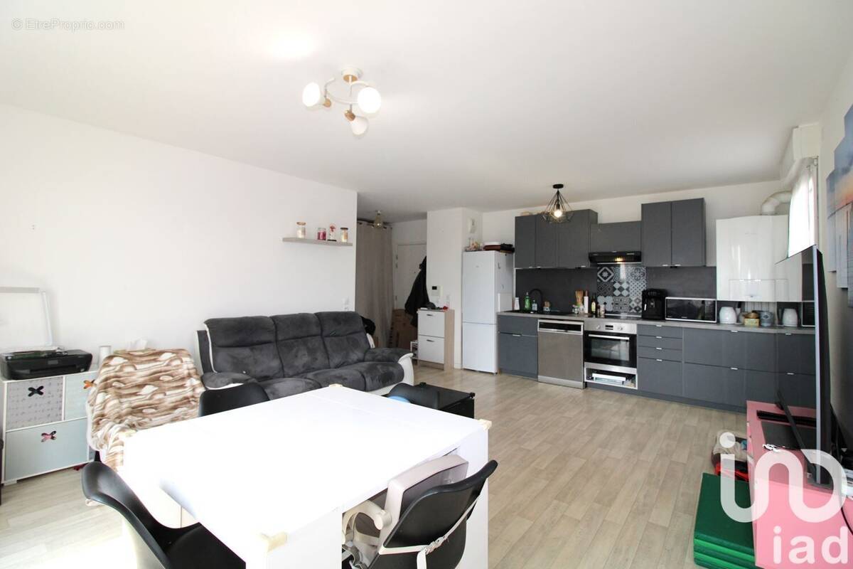 Photo 1 - Appartement à VERT-SAINT-DENIS