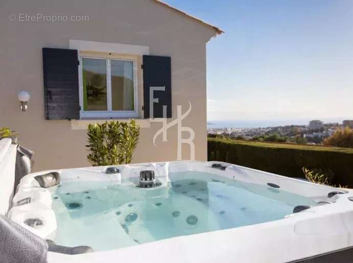 Maison à MOUGINS