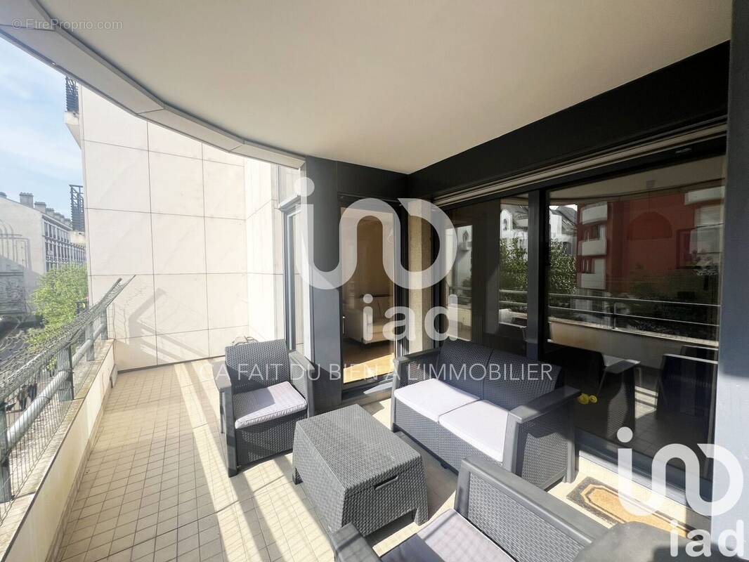 Photo 1 - Appartement à SURESNES