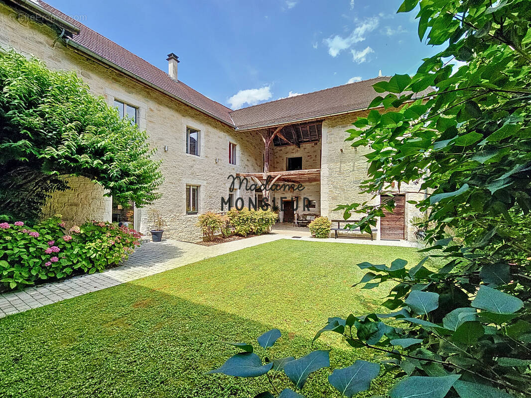 Maison à MORESTEL