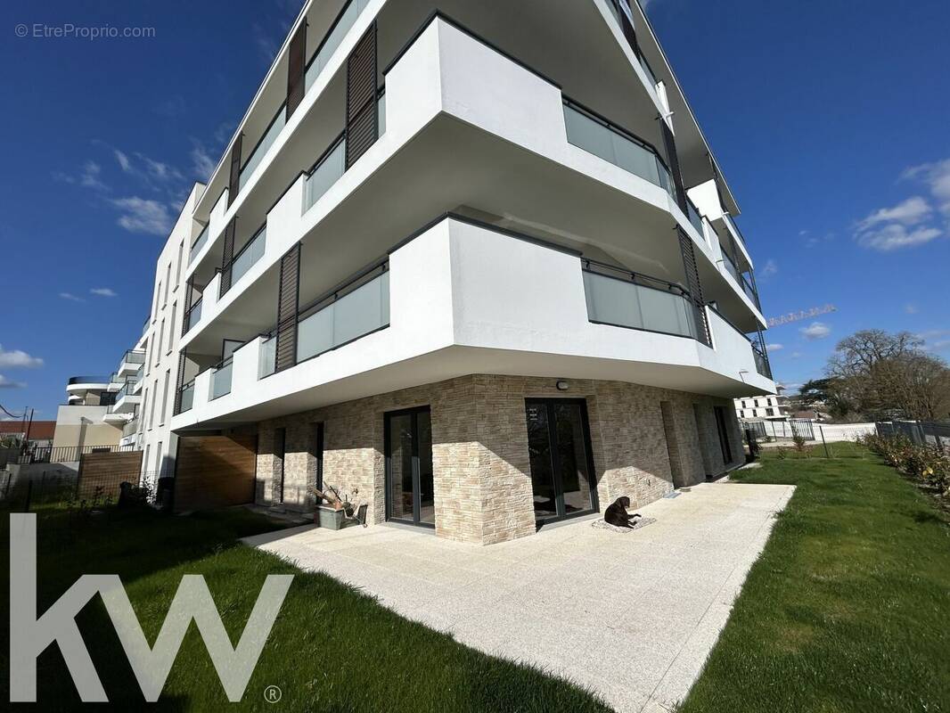 Appartement à SAINT-JEAN-DE-LA-RUELLE