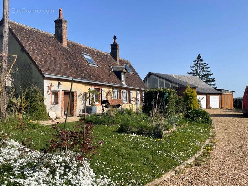 Maison à LA BAZOCHE-GOUET