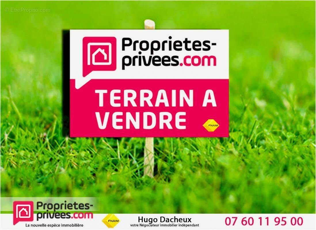 Terrain à MEHUN-SUR-YEVRE