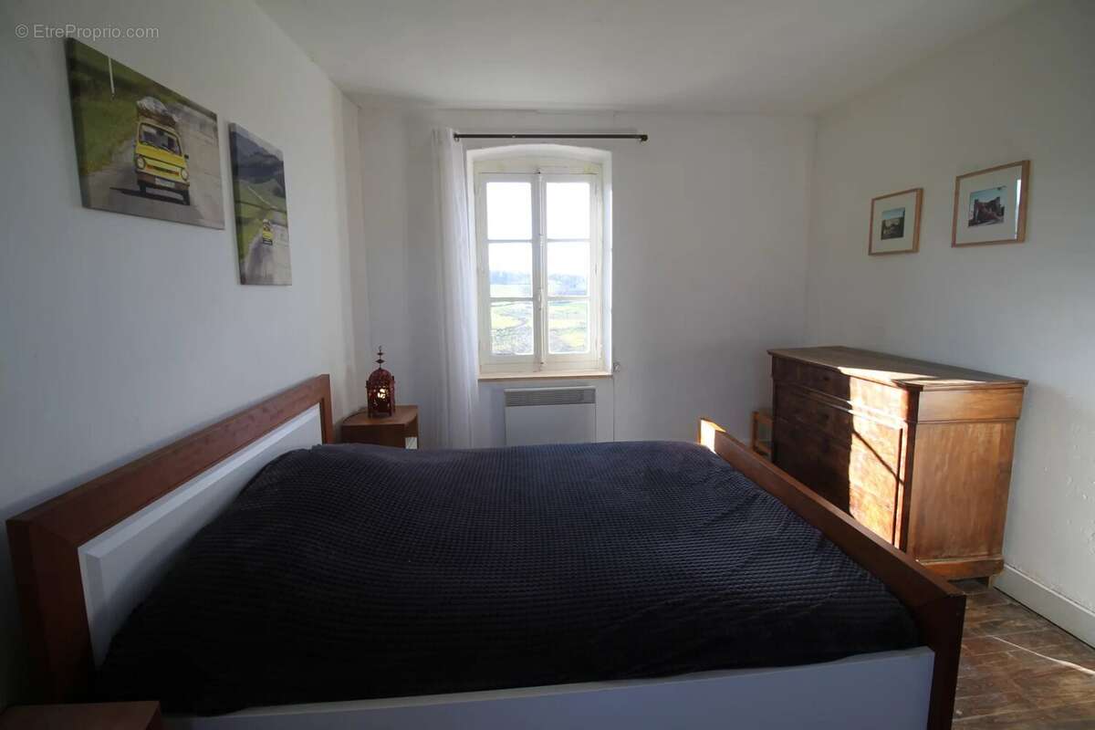 Appartement à SAINT-LEGER-SOUS-BEUVRAY