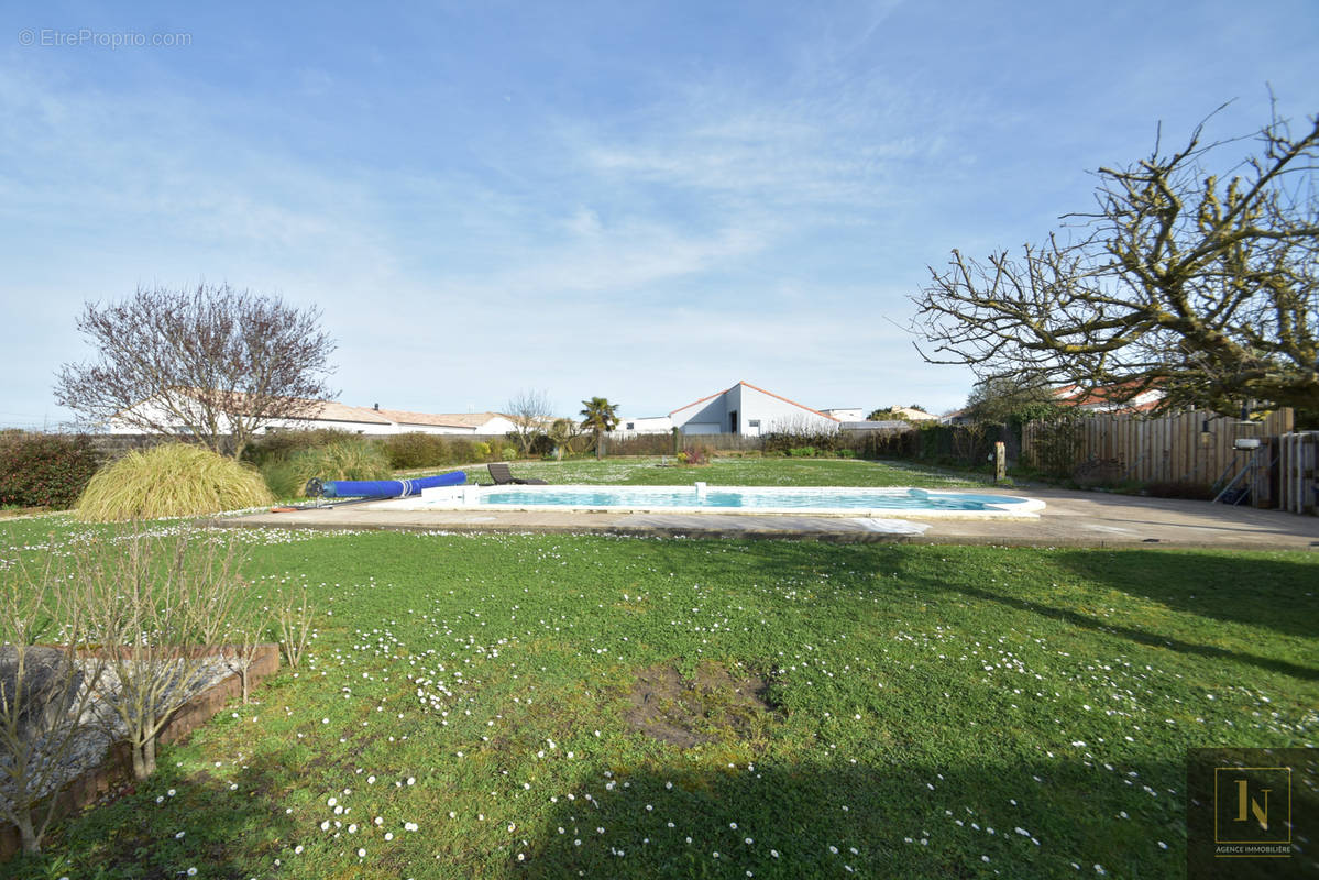 Terrain à LA PLAINE-SUR-MER