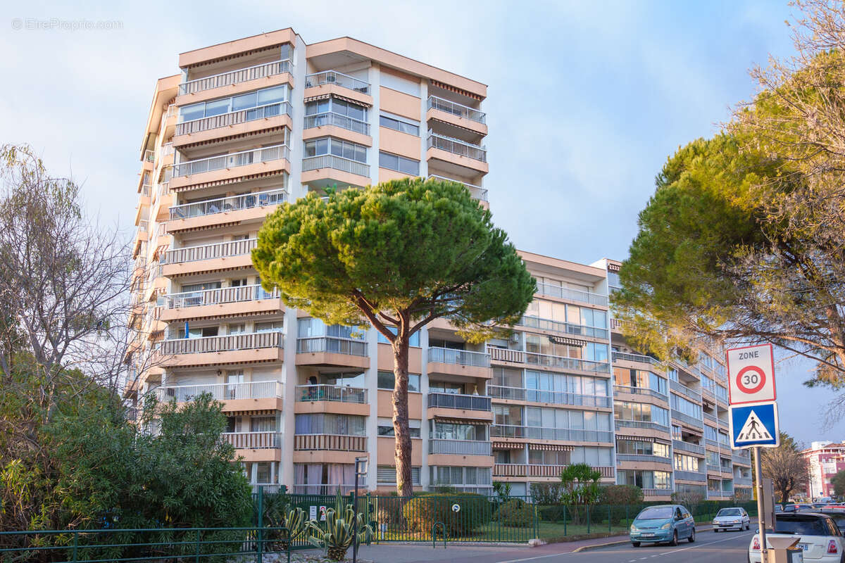 Appartement à MANDELIEU-LA-NAPOULE