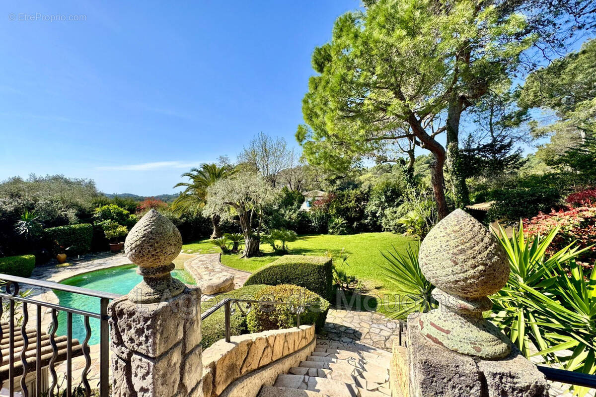 Maison à MOUGINS