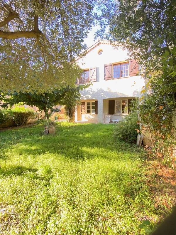 Maison à LA LONDE-LES-MAURES