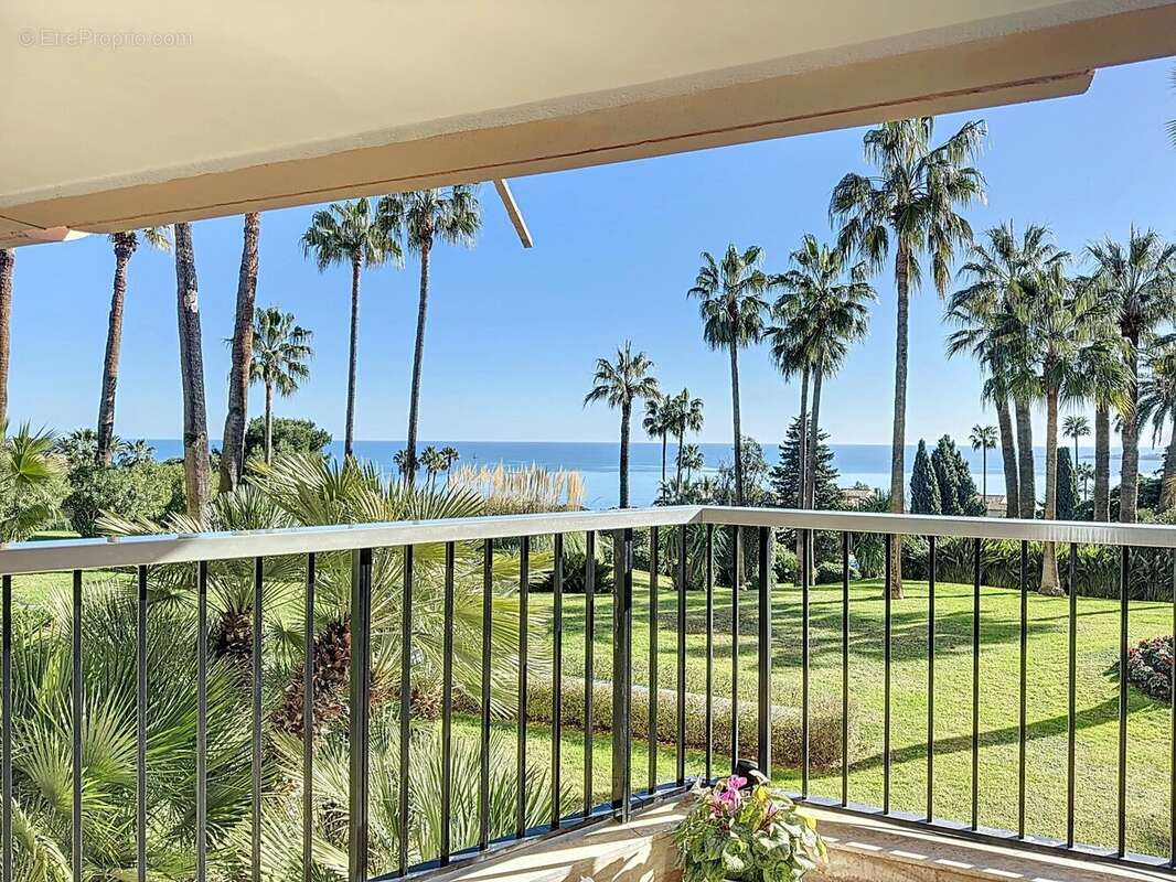 Appartement à VALLAURIS