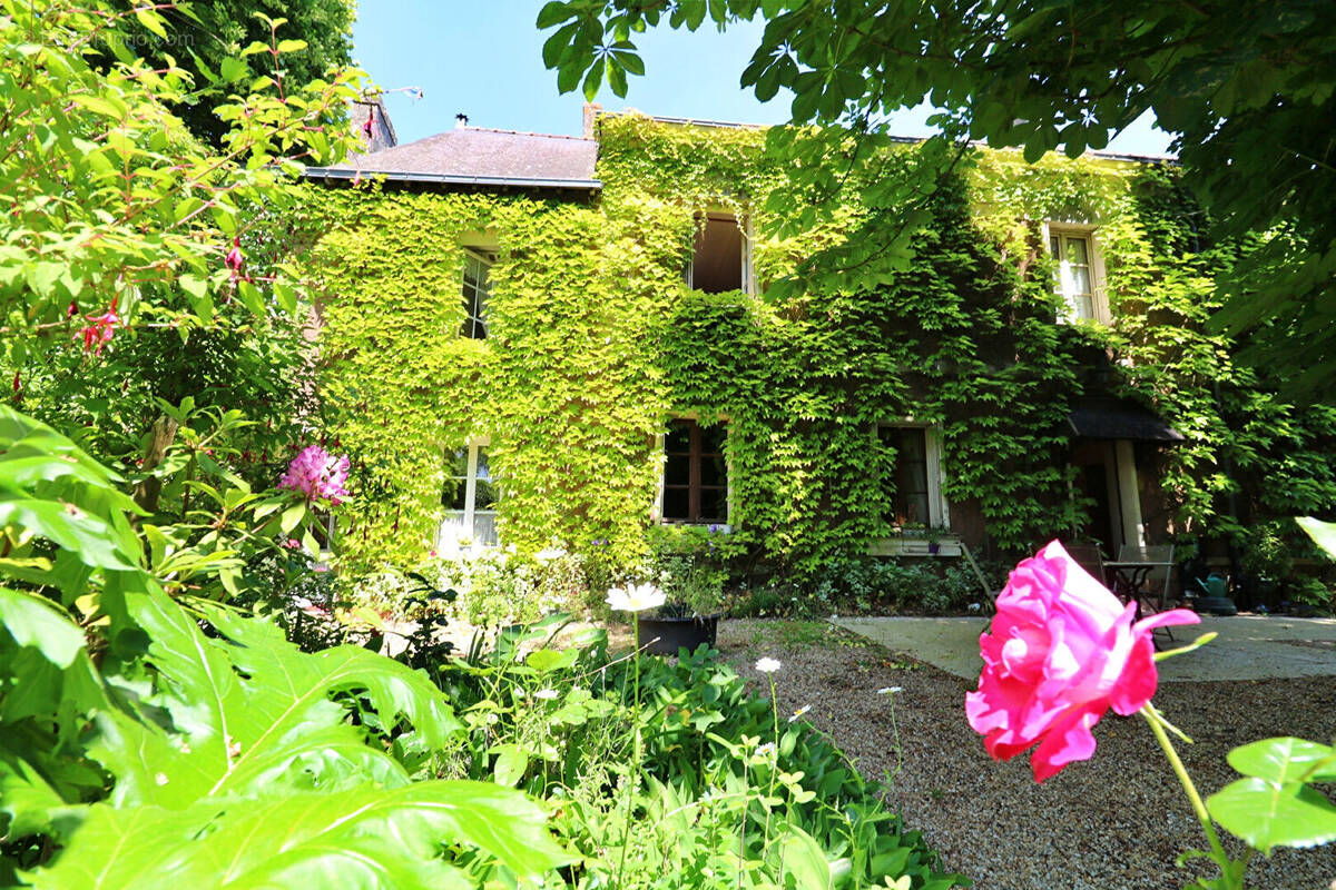 Maison à BRISSAC-QUINCE