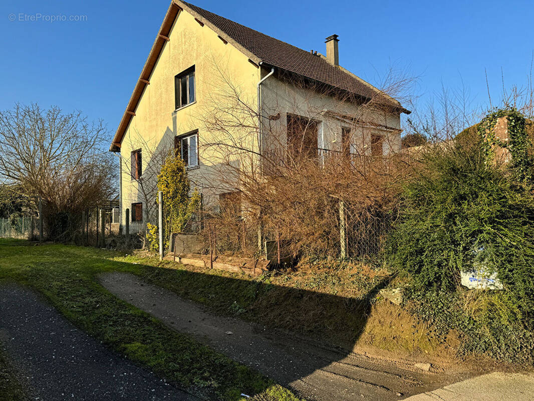 Maison à ENNERY