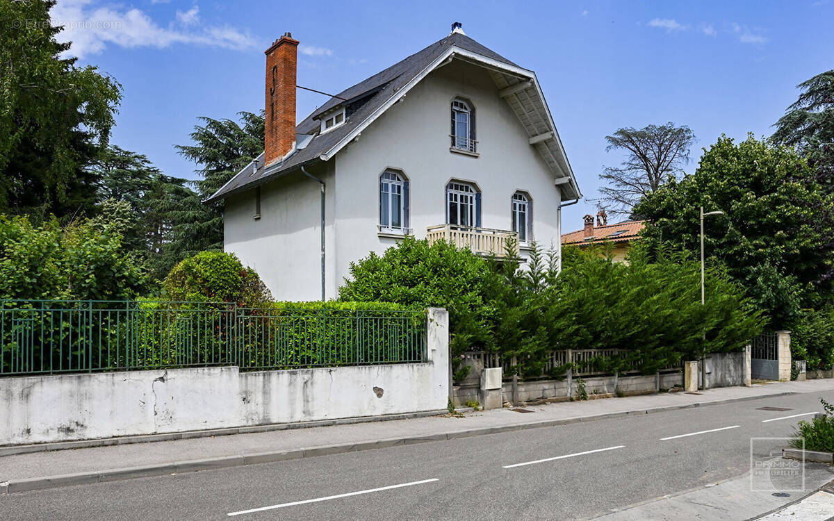 Maison à CHAMPAGNE-AU-MONT-D&#039;OR
