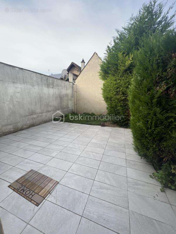 Appartement à LA CHAPELLE-EN-SERVAL