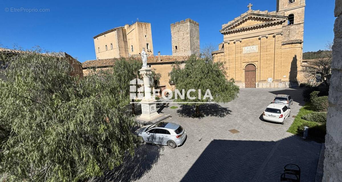 Appartement à COURNONTERRAL