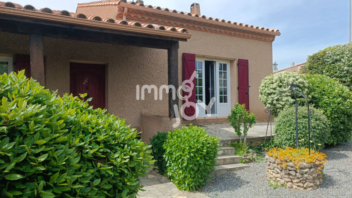 Maison à VILLEMOUSTAUSSOU