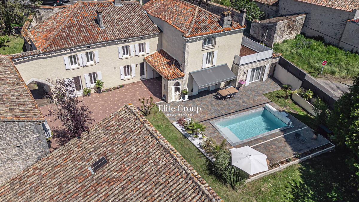Maison à CHAMPNIERS