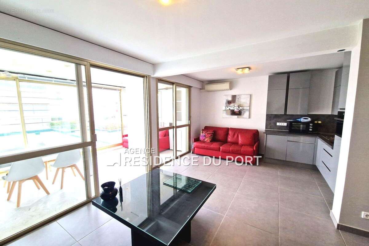 Appartement à MANDELIEU-LA-NAPOULE