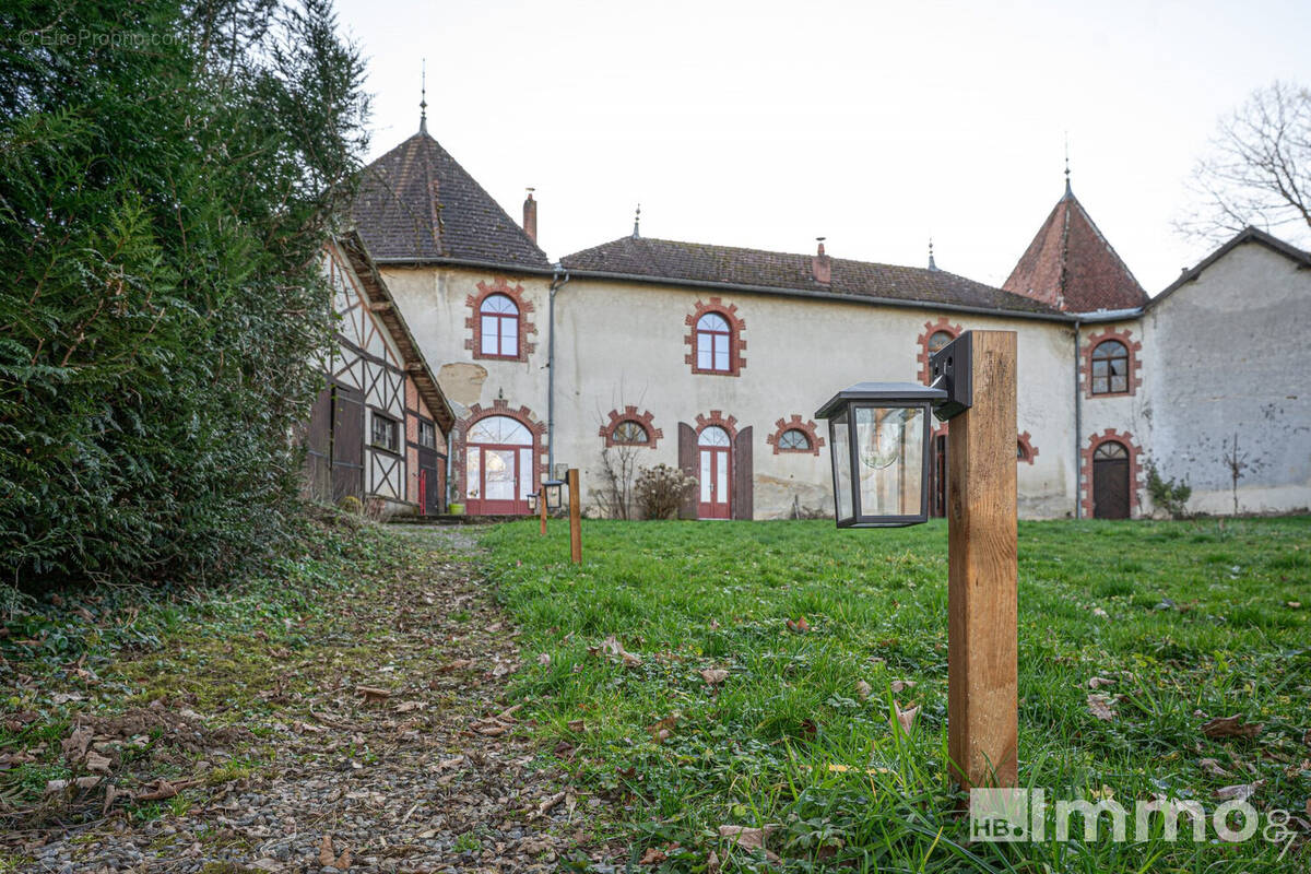 Maison à CONDAT-SUR-VIENNE