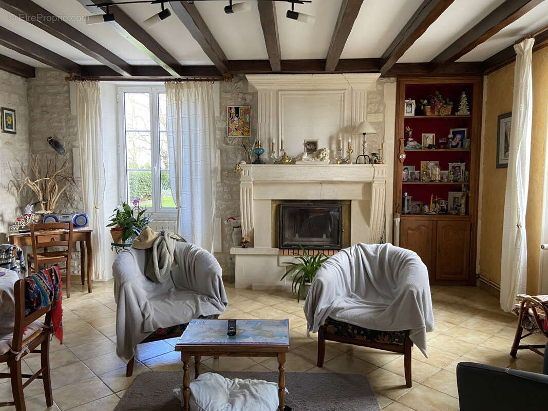 Maison à SEGONZAC