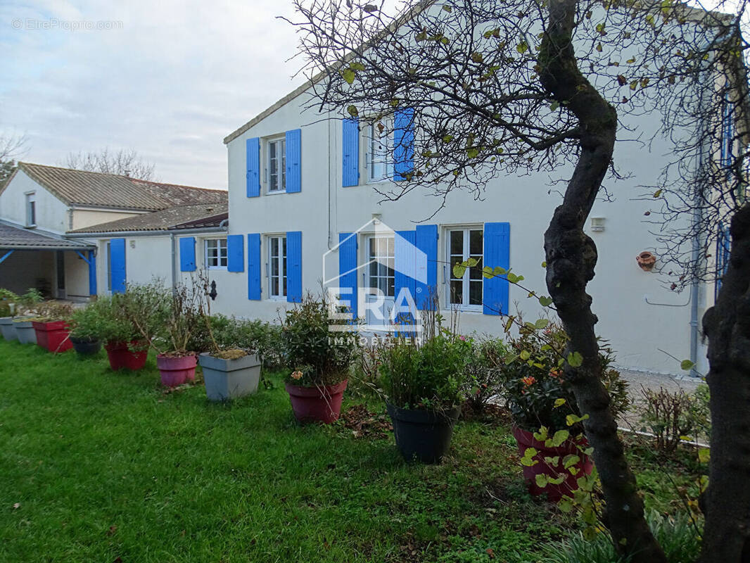 Maison à SURGERES