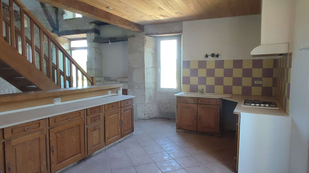 Maison à MONTAIGU-DE-QUERCY