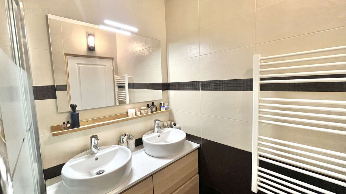 Appartement à LA CELLE-SAINT-CLOUD