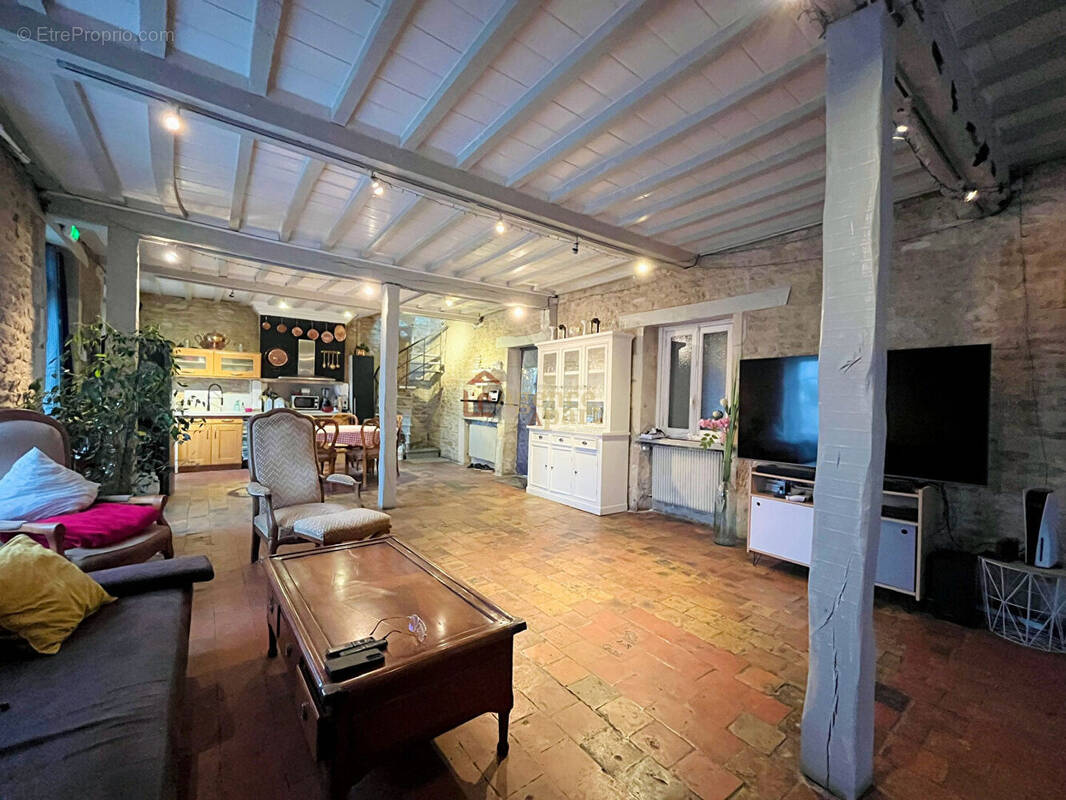 Maison à ARGENCES