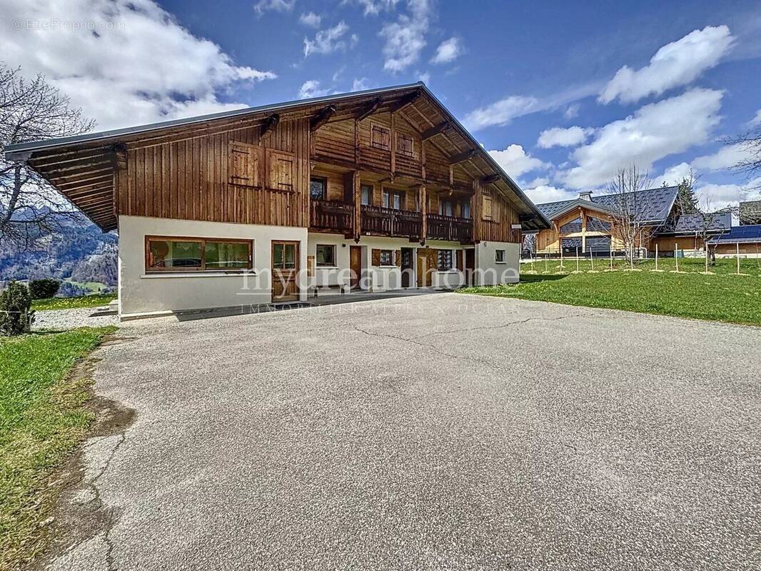 Appartement à CREST-VOLAND