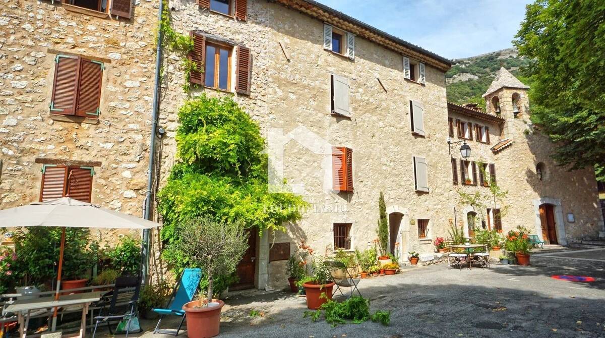 Maison à COURMES
