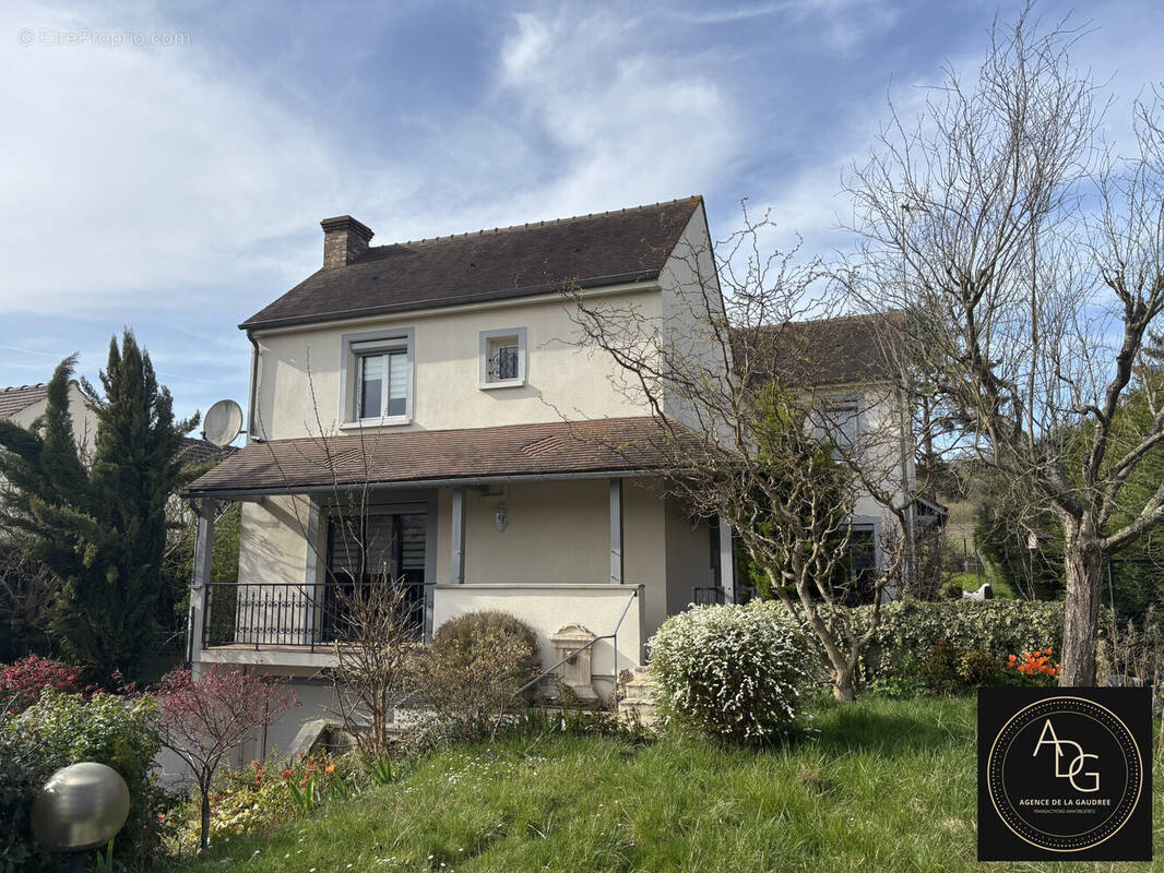 Maison à LE VAL-SAINT-GERMAIN