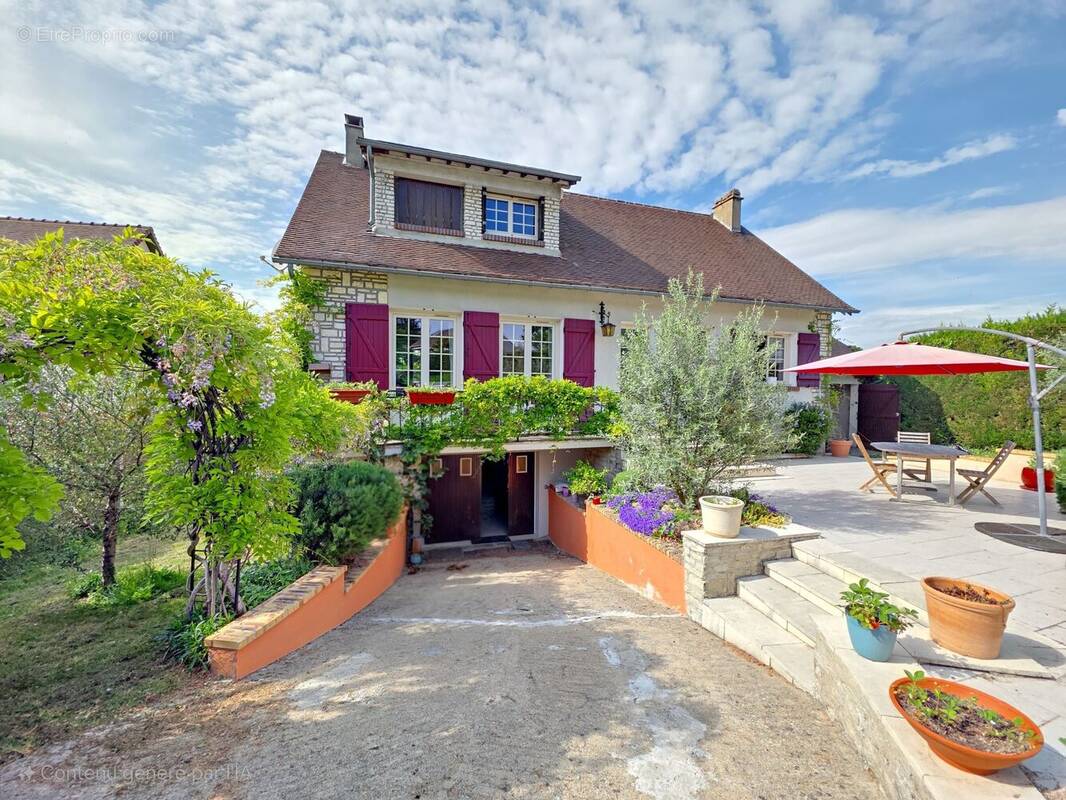 Maison à HOUDAN