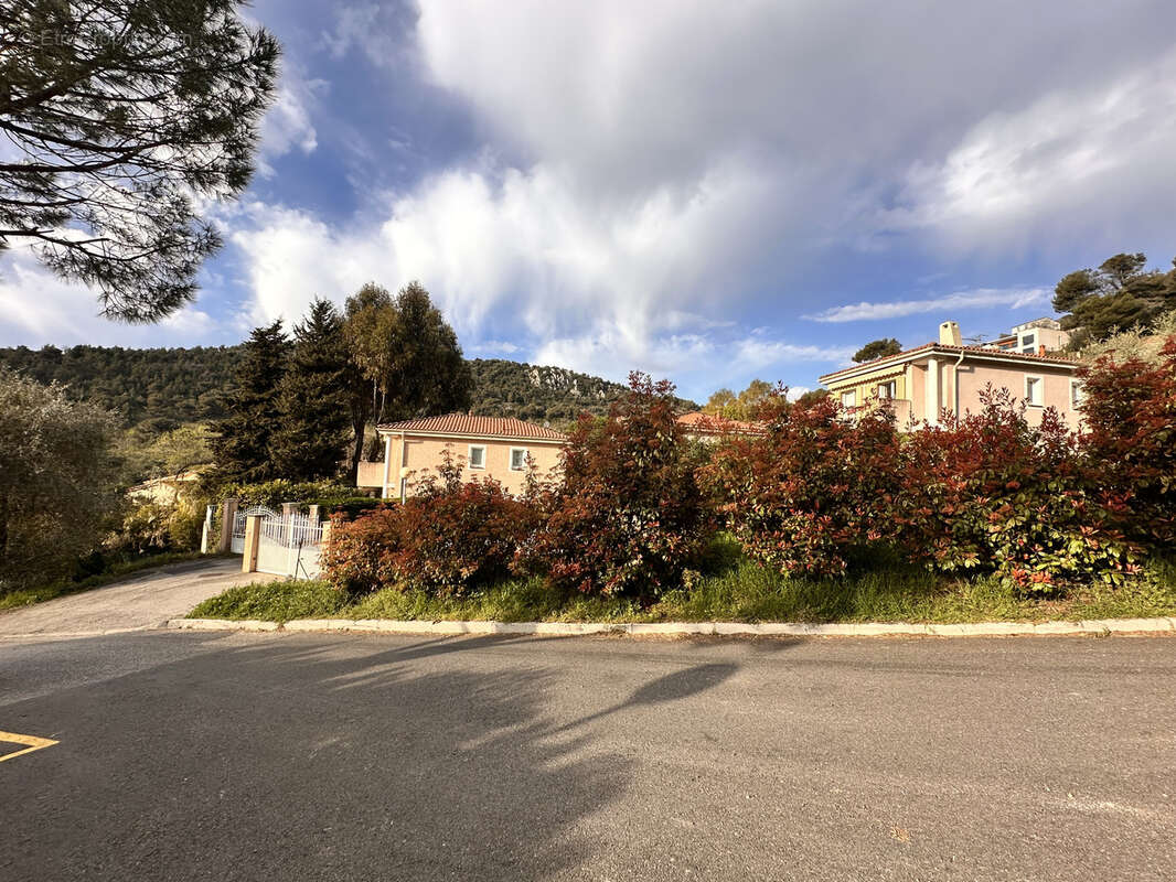 Appartement à EZE