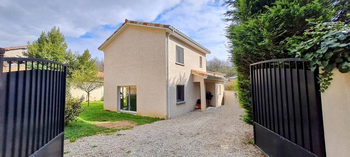 Photo 1 - Maison à REYRIEUX