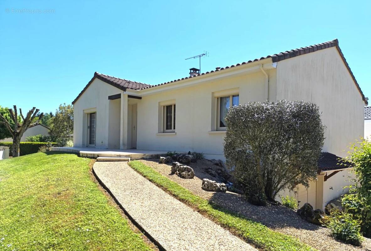Maison à VOUNEUIL-SOUS-BIARD