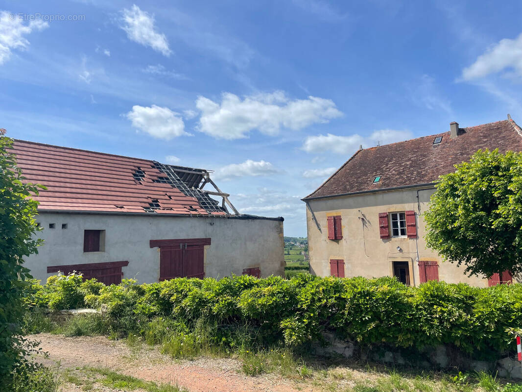 Maison à LA CLAYETTE