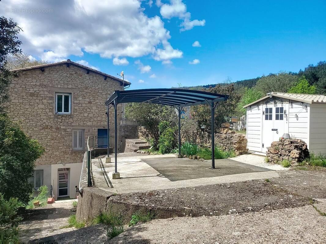 Appartement à LAMALOU-LES-BAINS