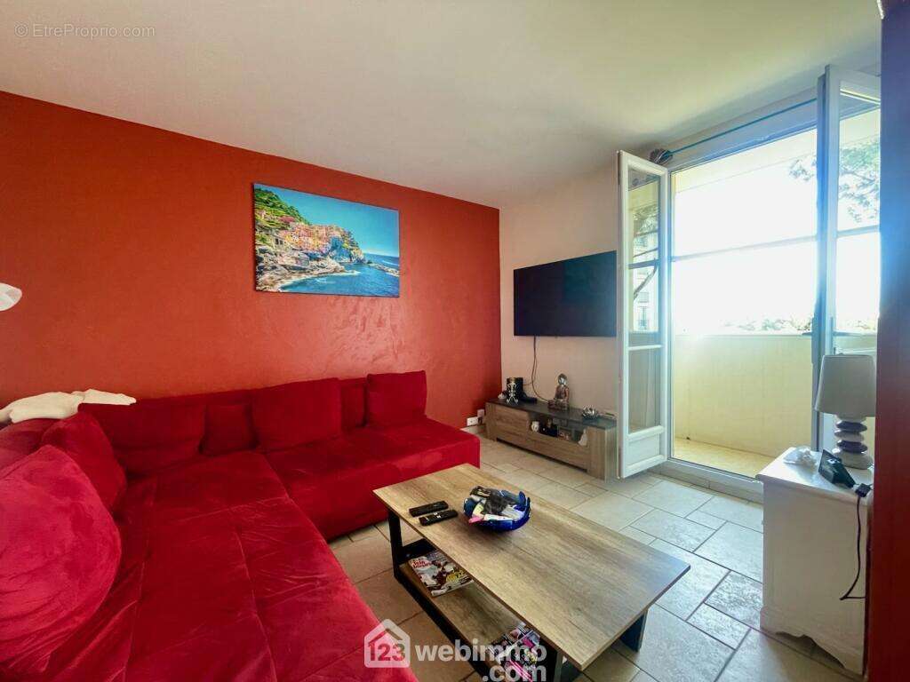 Salon avec possibilité d&#039;aménager une troisième chambre. - Appartement à SAINTE-MAXIME