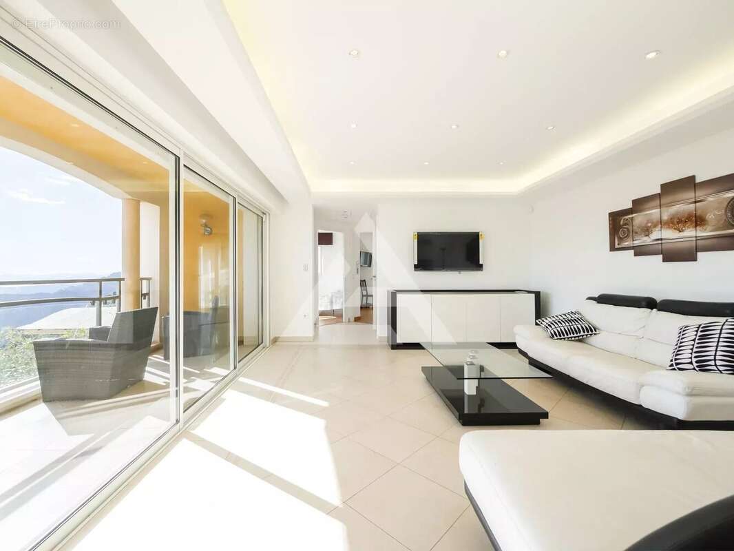 Maison à EZE