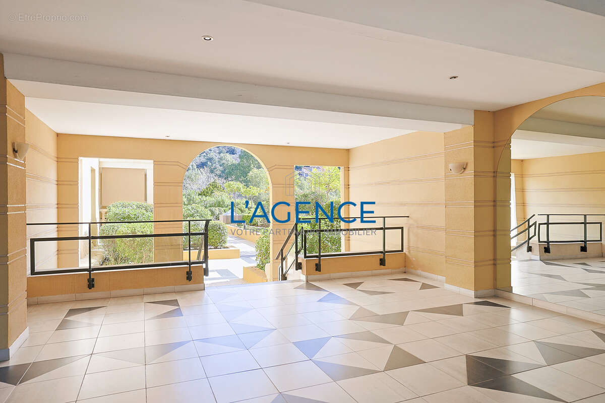 Appartement à HYERES