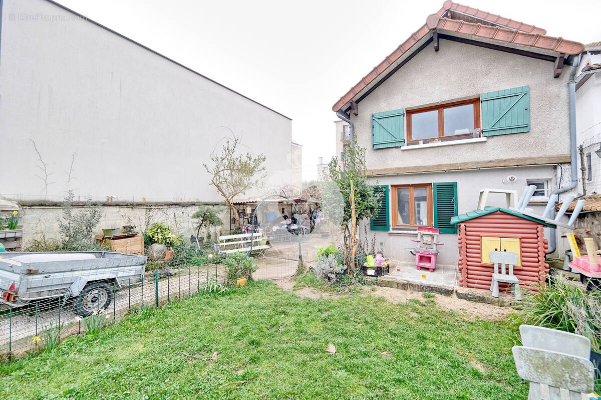 Maison à SAINT-MAUR-DES-FOSSES