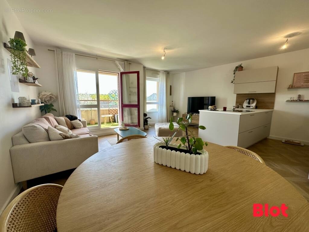 Appartement à MONTFORT-SUR-MEU