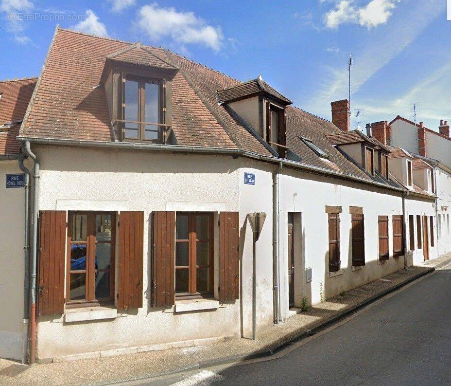 Appartement à SAINT-AMAND-MONTROND