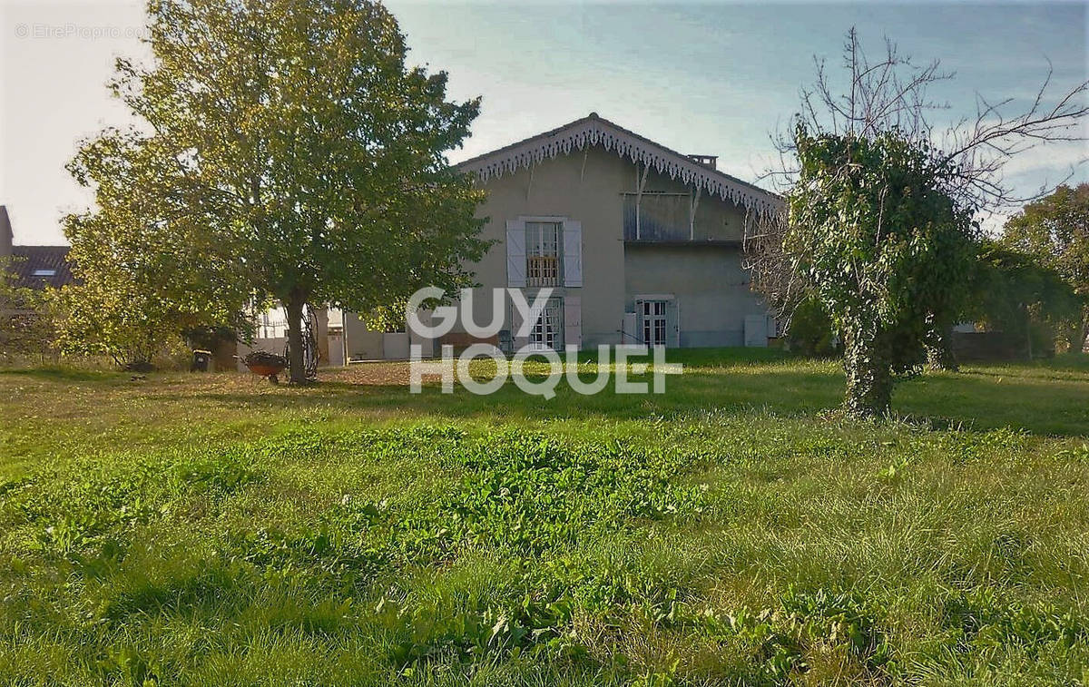 Maison à MONTECH