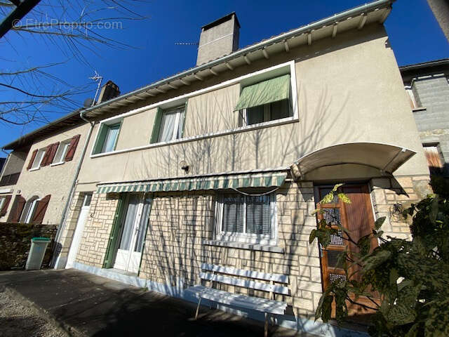 Maison à SAINT-CERE