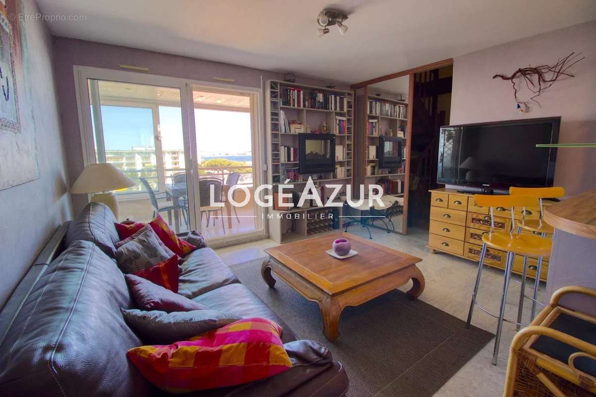 Appartement à VALLAURIS