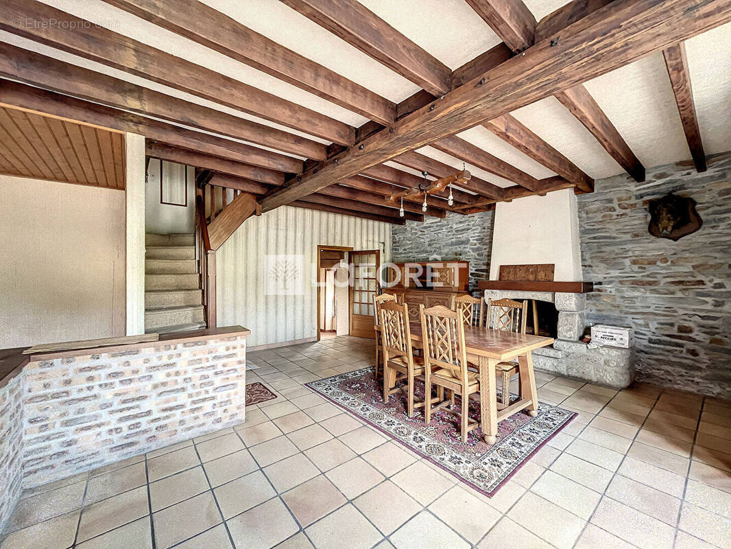 Maison à LA GACILLY